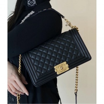 Chanel シャネル なクラシックなハンドバッグ     