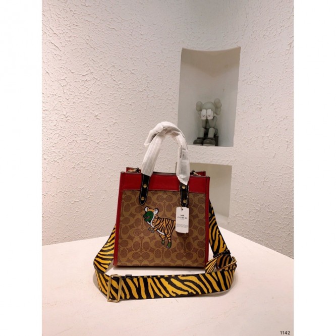 Coachコーチ・クラシックロゴキャンバスタイガーREXY旧正月コレクションアウトドアサイズ22トートバッグ