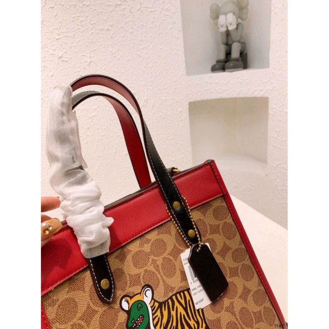 Coachコーチ・クラシックロゴキャンバスタイガーREXY旧正月コレクションアウトドアサイズ22トートバッグ