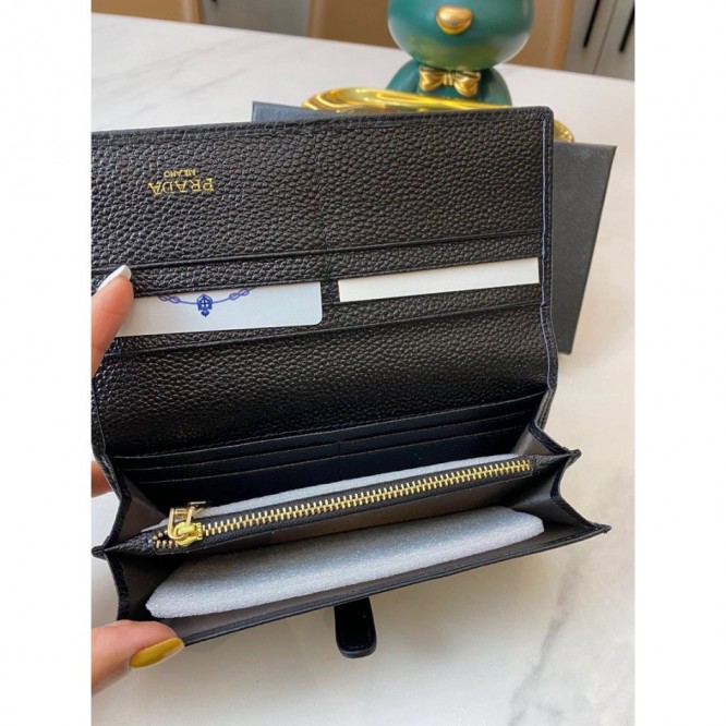 PRADA・レザー コンチネンタルウォレット 財布 ファスナー 長財布