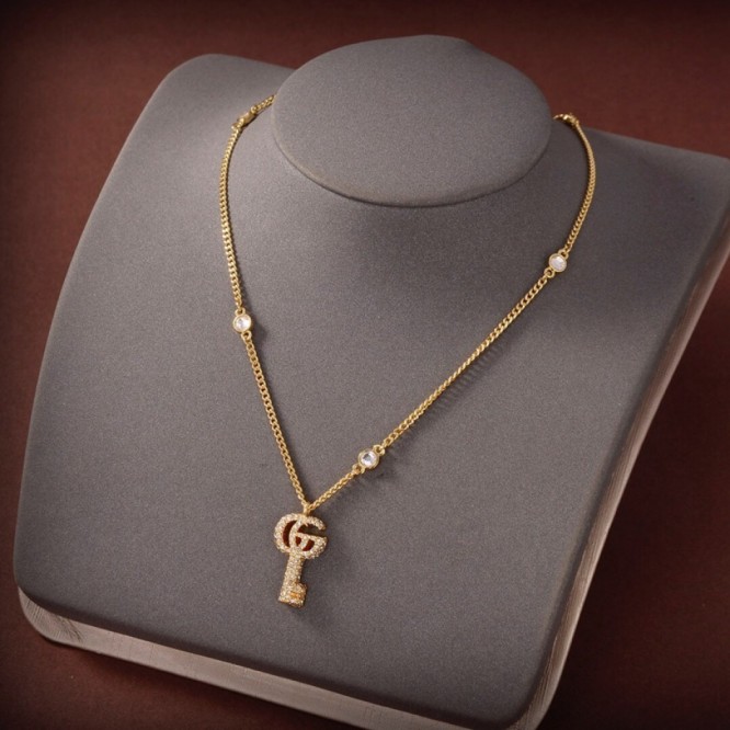 GUCCI インターロッキングG シルバー ネックレス