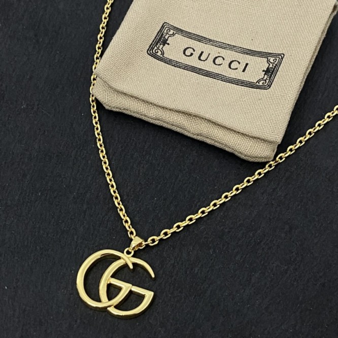 GUCCI インターロッキングG シルバー ネックレス
