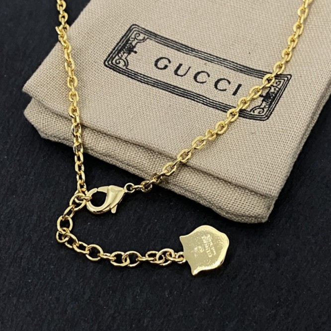 GUCCI インターロッキングG シルバー ネックレス