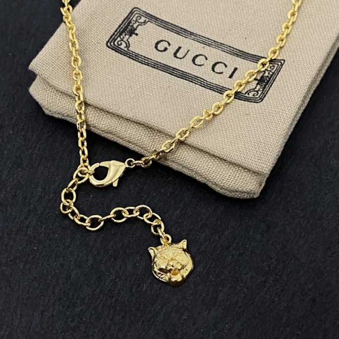 GUCCI インターロッキングG シルバー ネックレス