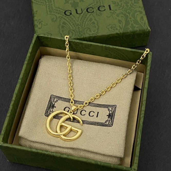 GUCCI インターロッキングG シルバー ネックレス