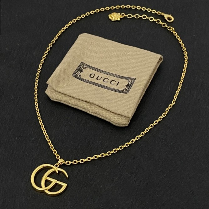 GUCCI インターロッキングG シルバー ネックレス