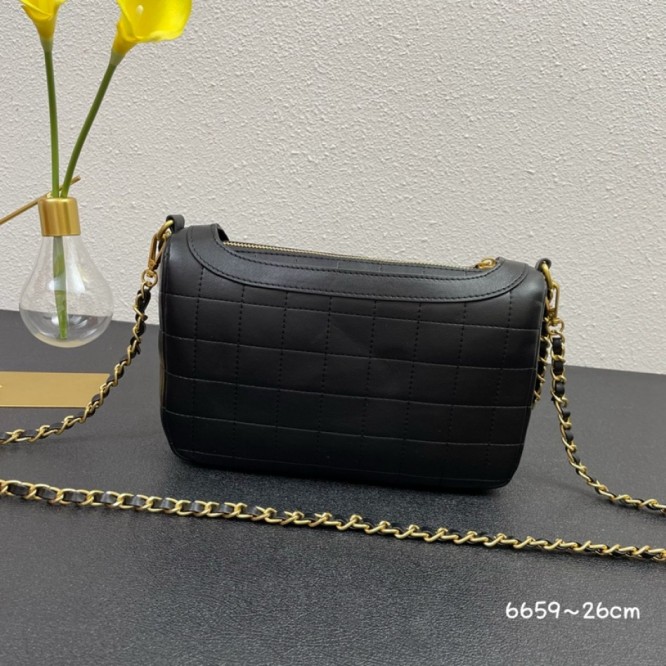 【CHANEL】 フラップバッグ ラムスキン ク