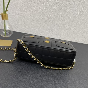 【CHANEL】 フラップバッグ ラムスキン ク