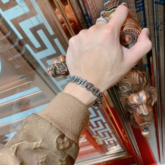 【GUCCIグッチ】インターロッキング G シルバー ブレスレッド