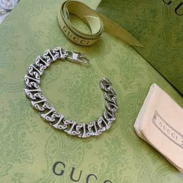 【GUCCIグッチ】インターロッキング G シルバー ブレスレッド 【GUCCIグッチ】インターロッキング G シルバー ブレスレッド