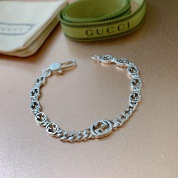 【GUCCIグッチ】インターロッキング G シルバー ブレスレッド
