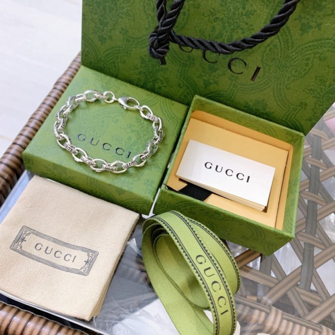 【GUCCIグッチ】インターロッキング G シルバー ブレスレッド