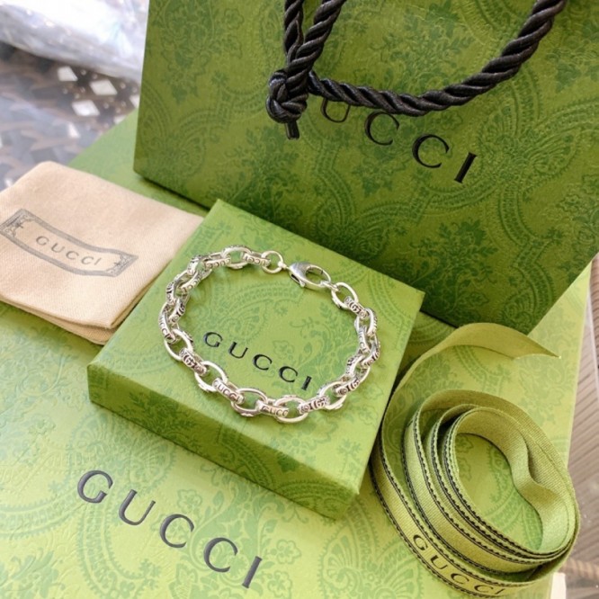 【GUCCIグッチ】インターロッキング G シルバー ブレスレッド