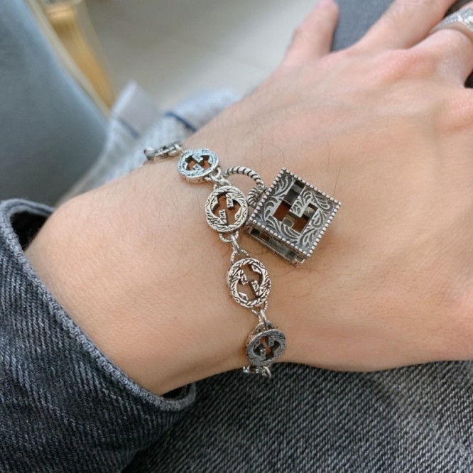 【GUCCIグッチ】インターロッキング G シルバー ブレスレッド