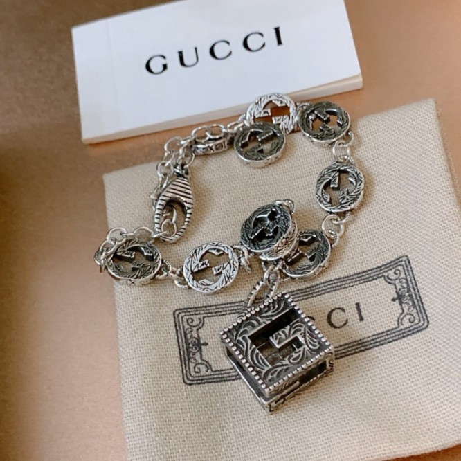 【GUCCIグッチ】インターロッキング G シルバー ブレスレッド