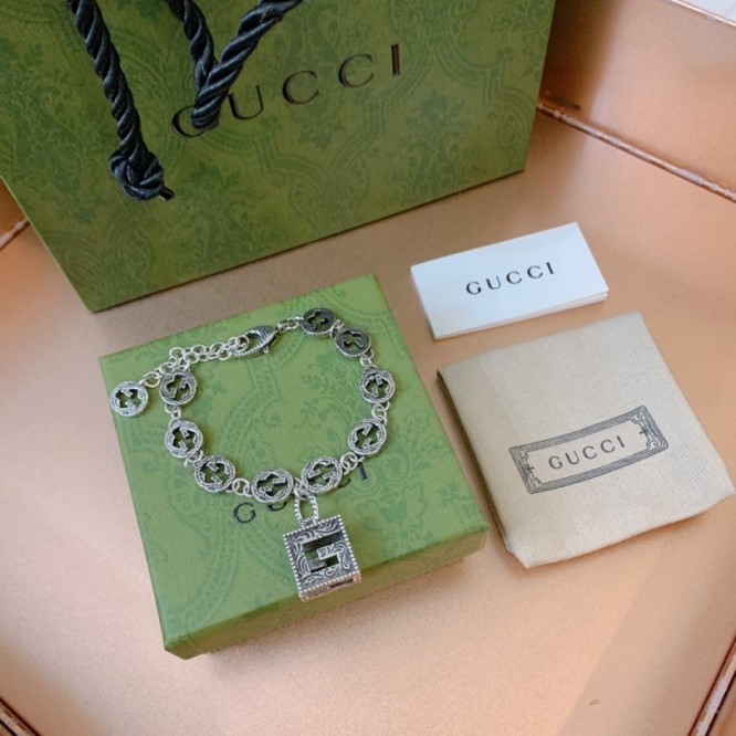 【GUCCIグッチ】インターロッキング G シルバー ブレスレッド