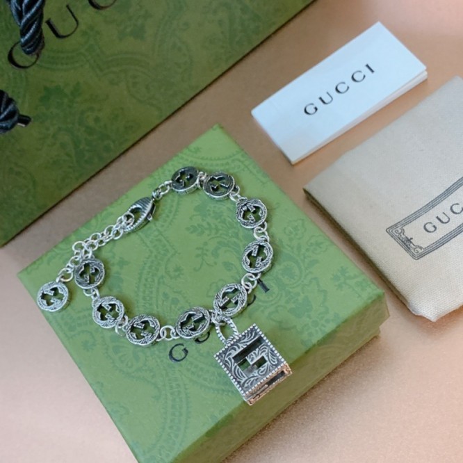 【GUCCIグッチ】インターロッキング G シルバー ブレスレッド