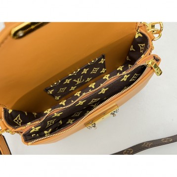 【2022SS・エレガント】Louis Vuitton スウィング バッグ M20396 【2022SS・エレガント】Louis Vuitton スウィング バッグ M20396