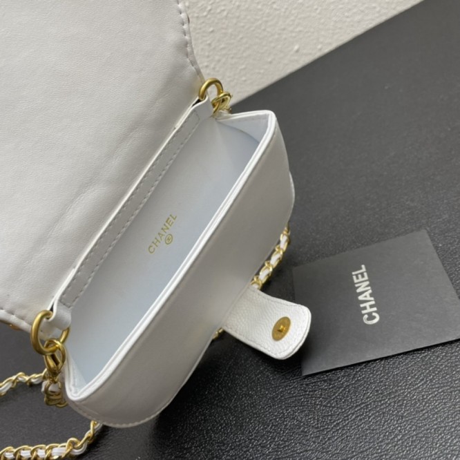 【CHANEL】 フラップバッグ ラムスキン ク