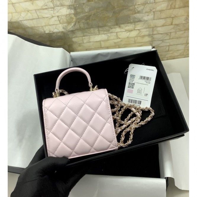 CHANELクラシックチェーンクラッチ★ミニbag AP2682