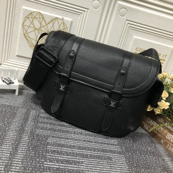 Louis Vuitton クリストファー・メッセンジャー ブラック