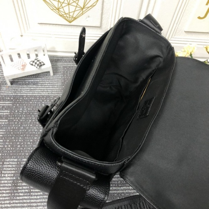 Louis Vuitton クリストファー・メッセンジャー ブラック