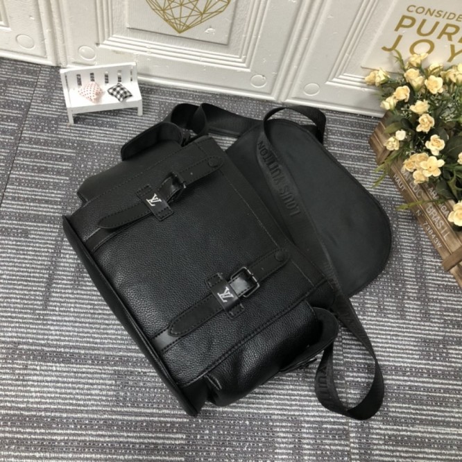 Louis Vuitton クリストファー・メッセンジャー ブラック