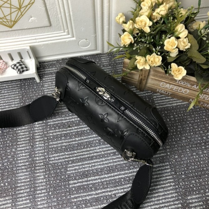 Louis Vuitton ホライゾン・クラッチ ショルダーバッグ