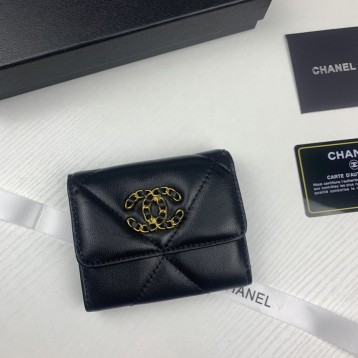 CHANEL 三つ折 CHANEL19 ナノウォレット 最小サイズ