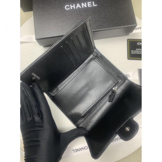 CHANELシャネル ミニ 三折り財布