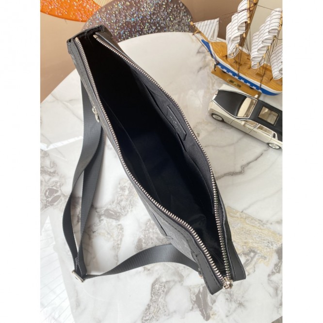Louis Vuitton オディセ・メッセンジャー PM