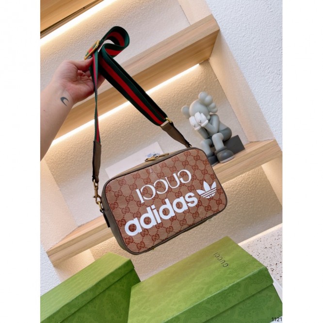 【GUCCI】adidas x Gucci スモール ショルダーバッグ