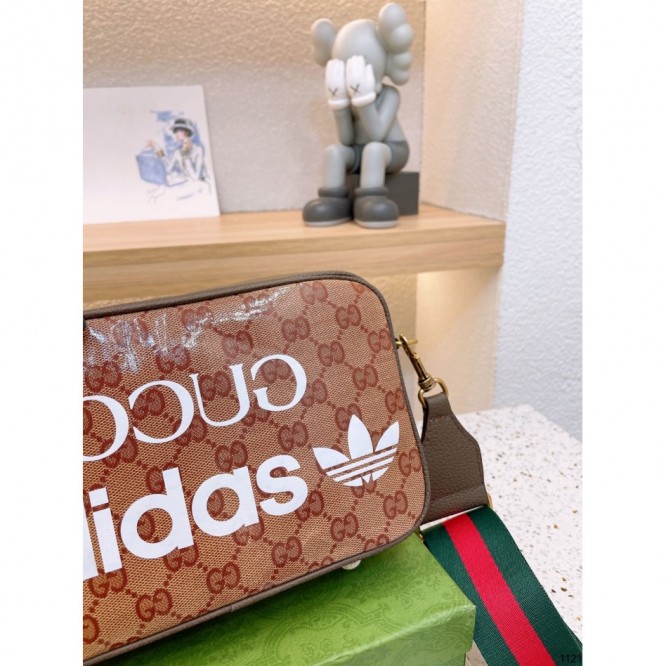 【GUCCI】adidas x Gucci スモール ショルダーバッグ