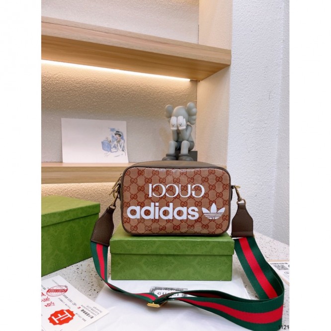 【GUCCI】adidas x Gucci スモール ショルダーバッグ