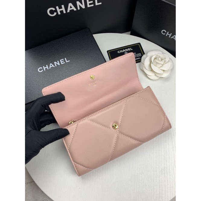 CHANELクラシック フラップウォレット ミディアム財布 