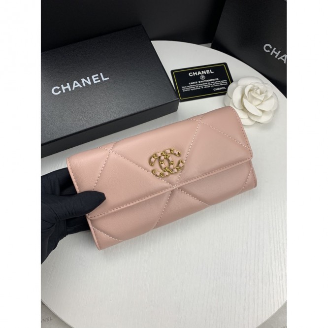 CHANELクラシック フラップウォレット ミディアム財布 