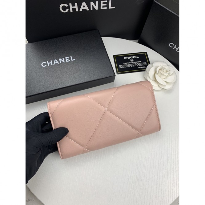 CHANELクラシック フラップウォレット ミディアム財布 