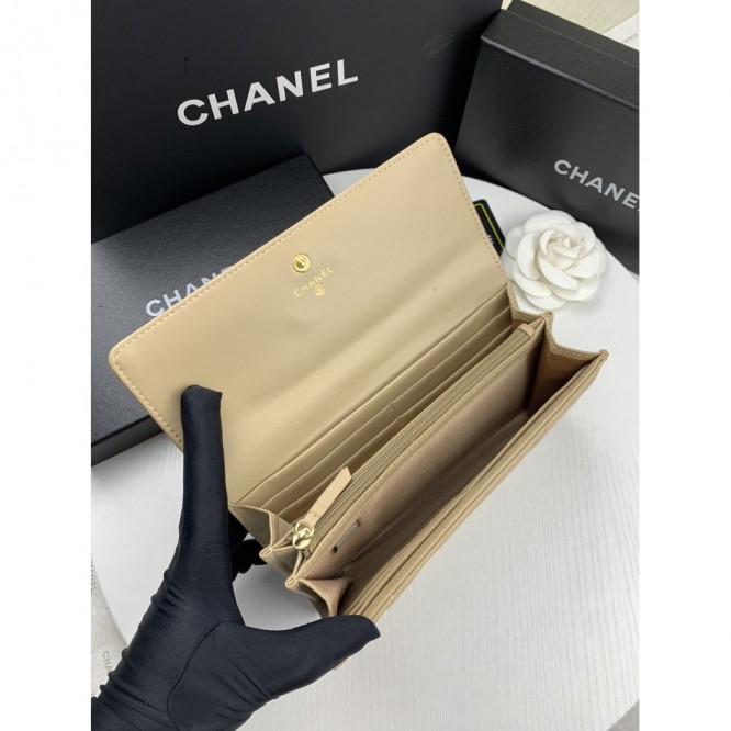 CHANELクラシック フラップウォレット ミディアム財布 