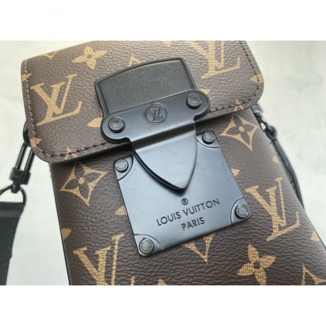Louis Vuitton ヴェルティカル ウエアラブル ウォレット