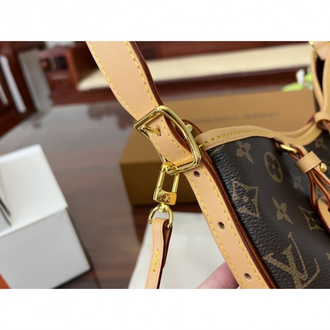 Louis Vuitton モノグラム キャリーオール NM PM