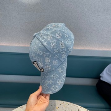 Louis Vuittonルイ・2022年最新キャップ スポーツ帽子 男女兼用 日よけ 野球帽 帽子 ベースボールキャップ Louis Vuittonルイ・2022年最新キャップ スポーツ帽子 男女兼用 日よけ 野球帽 帽子 ベースボールキャップ