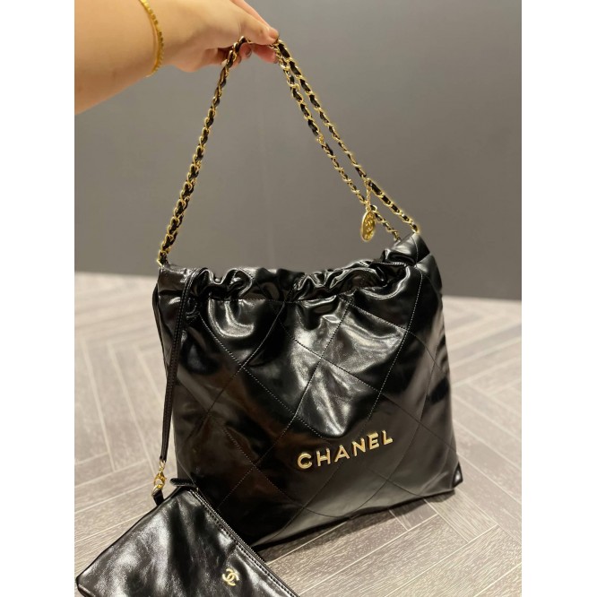 VERY雑誌掲載！通勤からお出かけまで【CHANEL】シャネル 22 ハンドバッグ