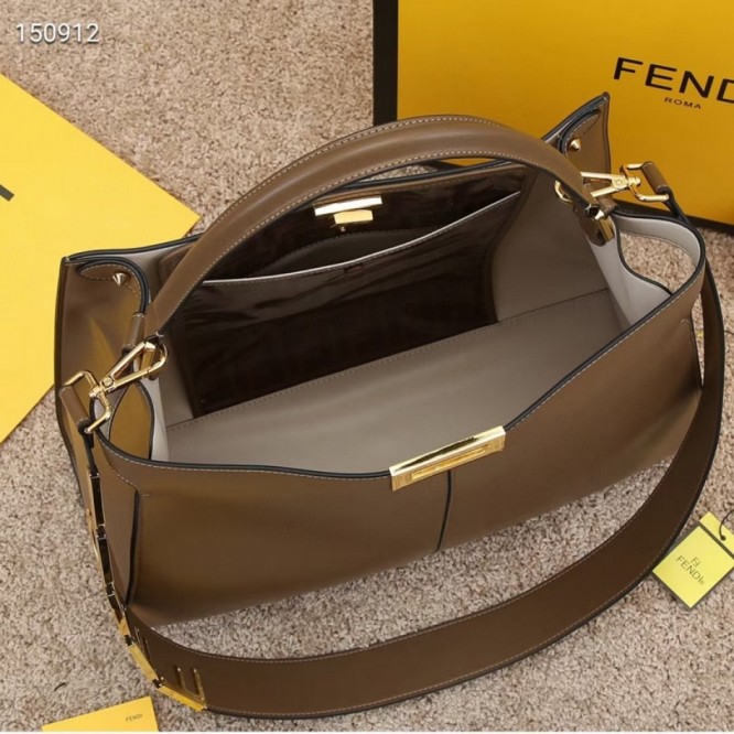 FENDI フェンディ 2021年最新なクラシックな ショルダーバッグ