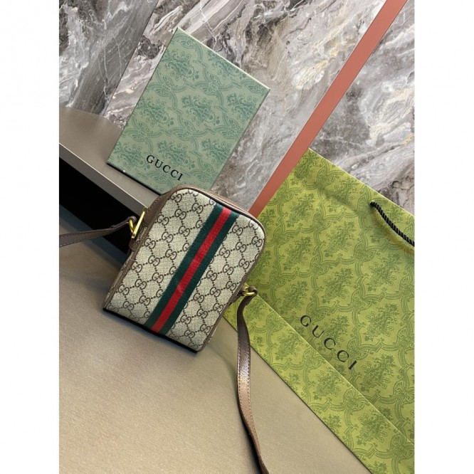 GUCCIグッチ 〔オフィディア〕GGショルダーバッグ