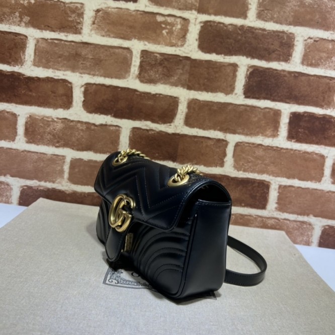 Gucci〔GGマーモント〕 キルティング ミニバッグ446744
