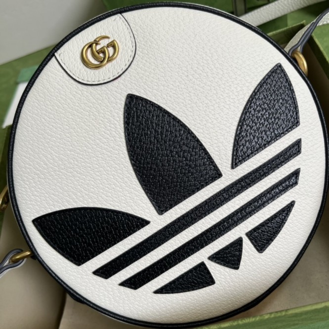 【adidas×GUCCI】オフィディアショルダーバッグ