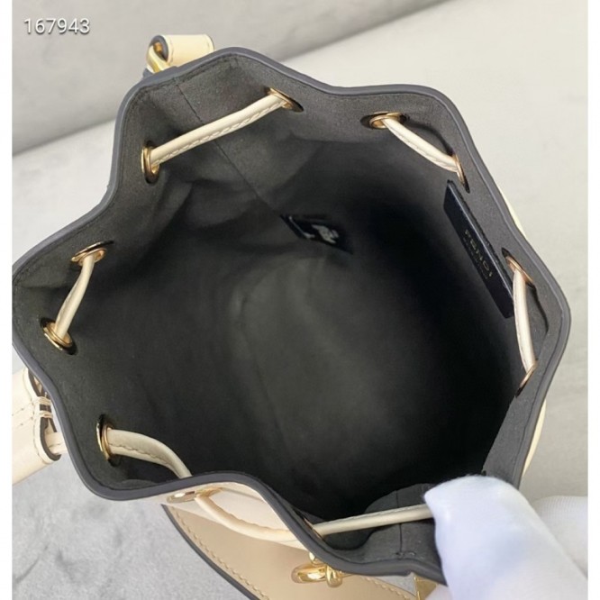 FENDI フェンディ 2021年最新なクラシックな ショルダーバッグ