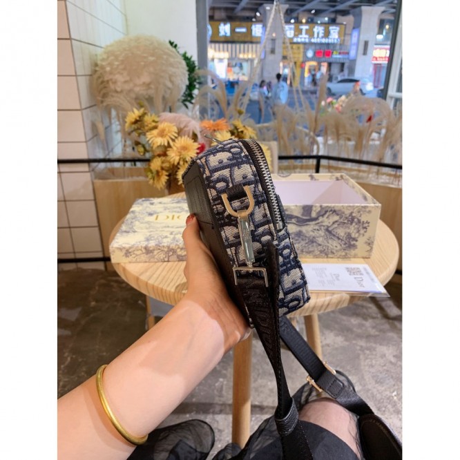 【DIOR】ディオール SAFARI メッセンジャーバッグ