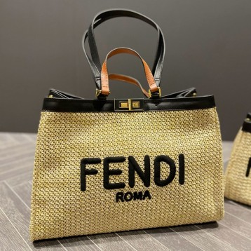 FENDI フェンディ なクラシックな ショルダーバッグハンドバッグ