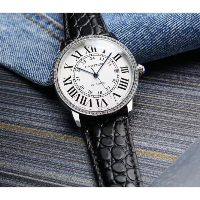 ロンドソロドゥカルティエウォッチ 42 MM